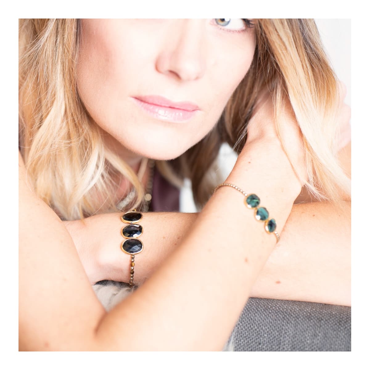 bracelet femme Louisette trio Hypersthéne porté